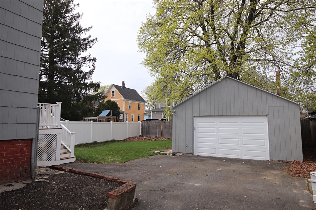 Saugus, Massachusetts 01906, United States, 3 Bedrooms Bedrooms, ,2 BathroomsBathrooms,Residential,Pending,114091