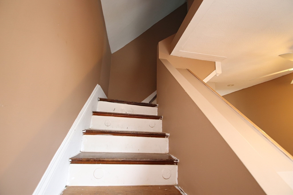 Saugus, Massachusetts 01906, United States, 3 Bedrooms Bedrooms, ,2 BathroomsBathrooms,Residential,Pending,114091