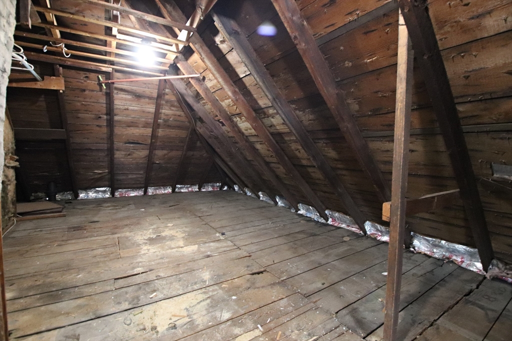 Saugus, Massachusetts 01906, United States, 3 Bedrooms Bedrooms, ,2 BathroomsBathrooms,Residential,Pending,114091