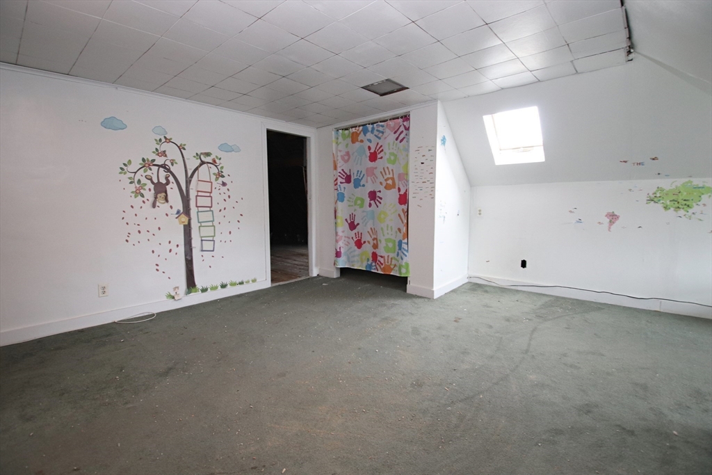 Saugus, Massachusetts 01906, United States, 3 Bedrooms Bedrooms, ,2 BathroomsBathrooms,Residential,Pending,114091