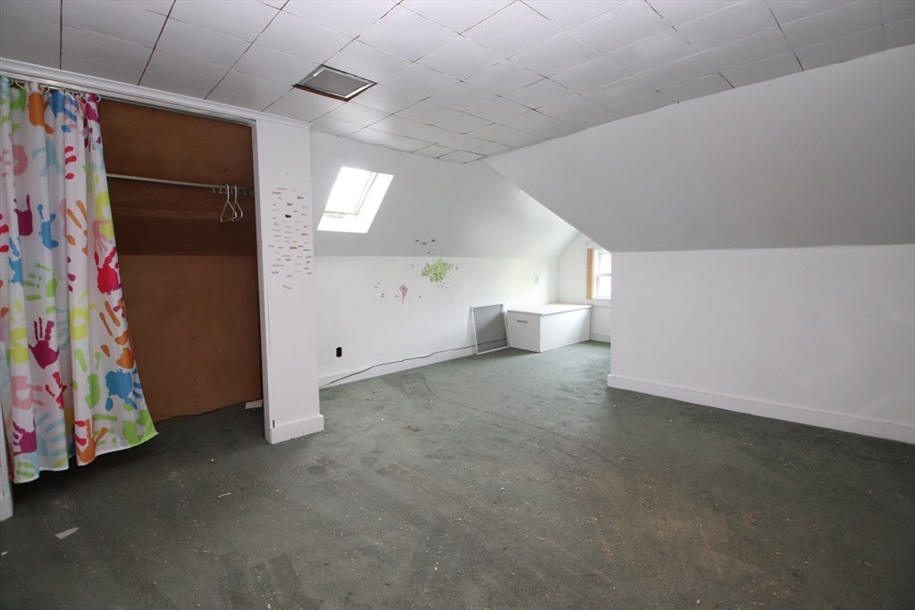 Saugus, Massachusetts 01906, United States, 3 Bedrooms Bedrooms, ,2 BathroomsBathrooms,Residential,Pending,114091