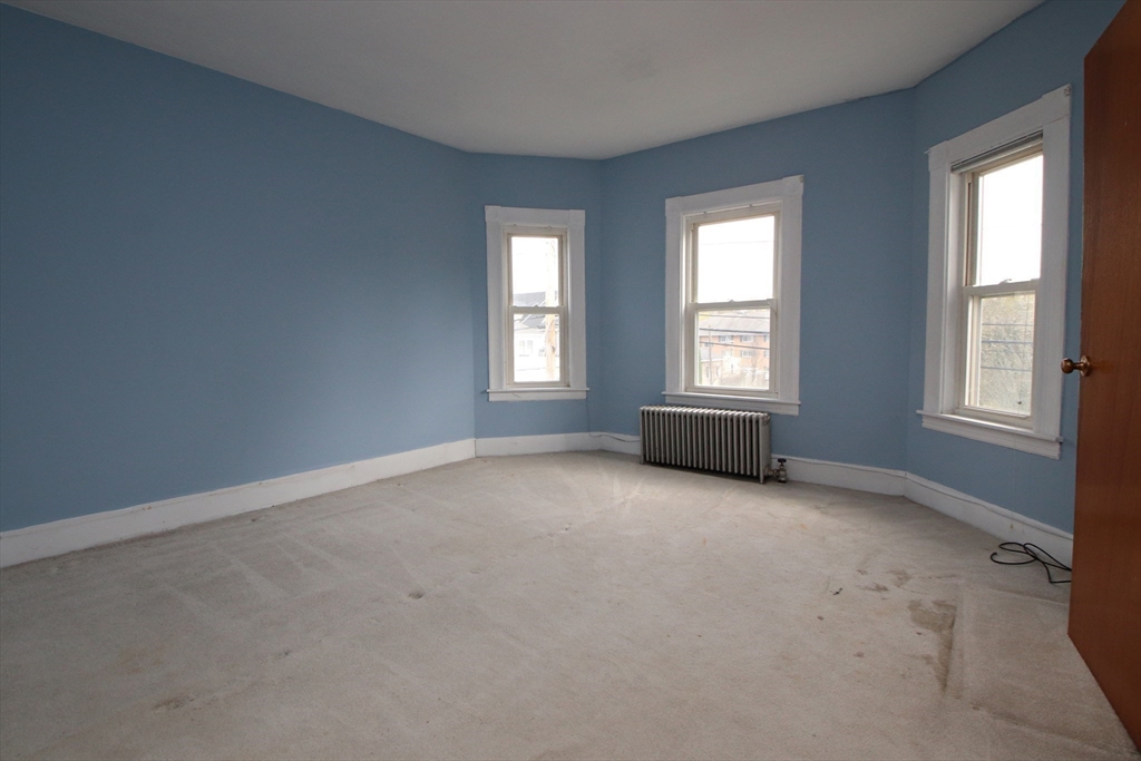 Saugus, Massachusetts 01906, United States, 3 Bedrooms Bedrooms, ,2 BathroomsBathrooms,Residential,Pending,114091