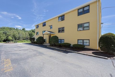 124 Charlton St F Oxford MA 01540