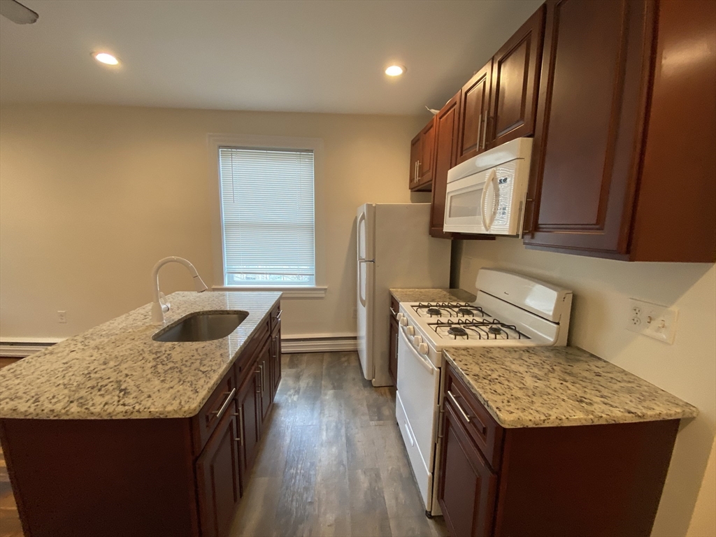 Click for 90 Lyndhurst Street #4, Boston, MA slideshow