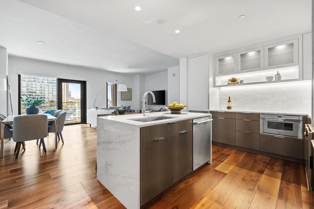 300 Pier 4 Blvd 3B