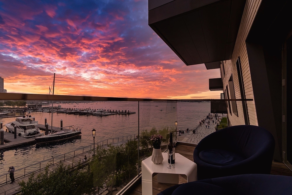 300 Pier 4 Blvd 3B