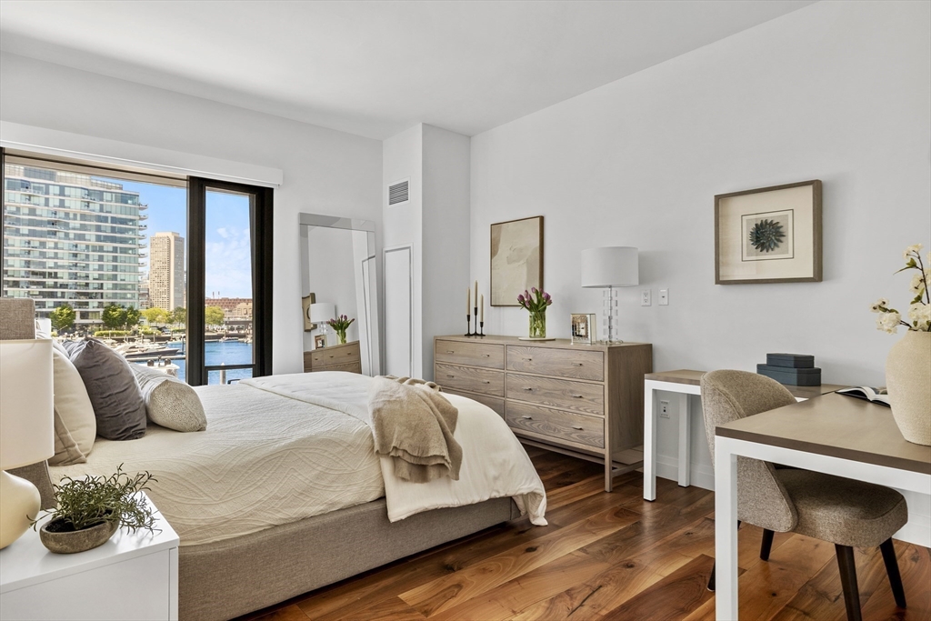 300 Pier 4 Blvd 3B