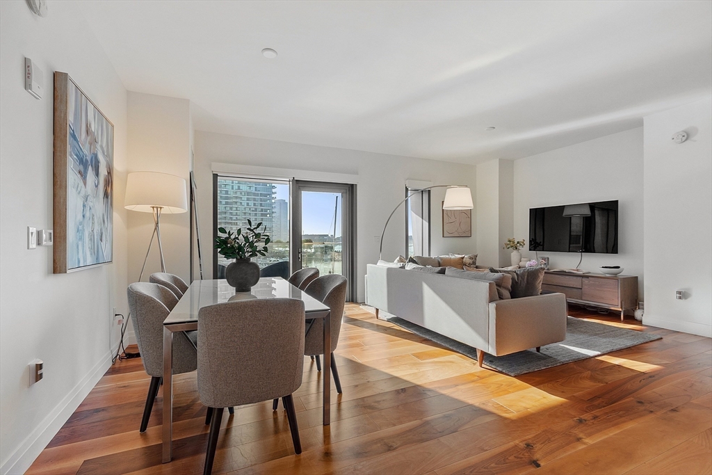 300 Pier 4 Blvd 3B