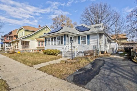 Photo of 57 Lyndale St, Springfield, MA 01108 (MLS # 73486321)