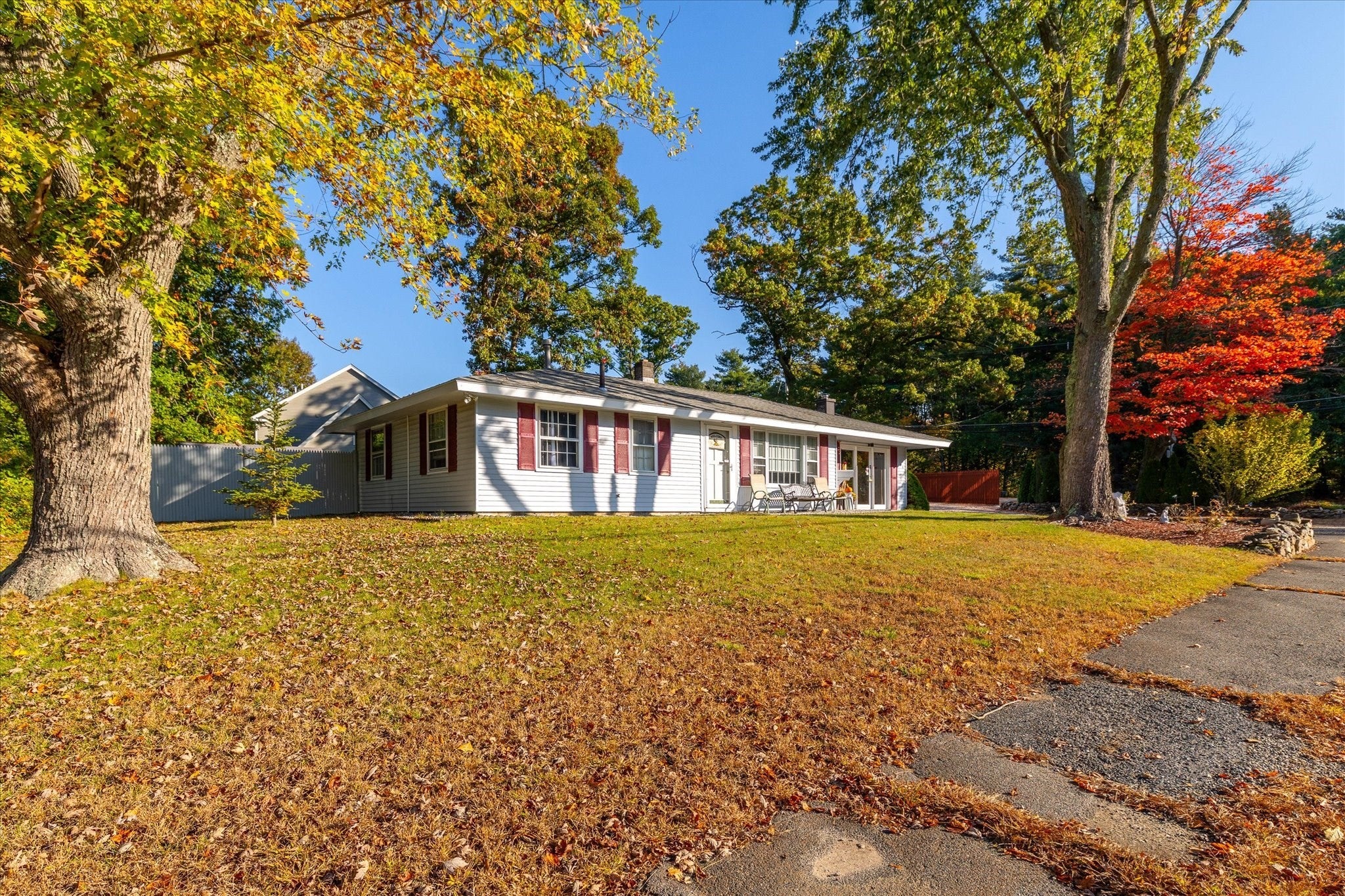 5 Caroline Drive, Bellingham, MA, 5 Caroline Drive, Bellingham, MA Photo #2