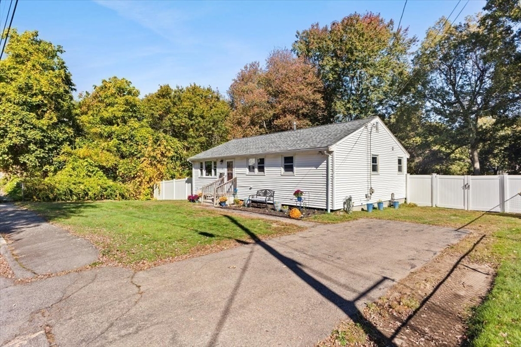 5 Nightingale Cir