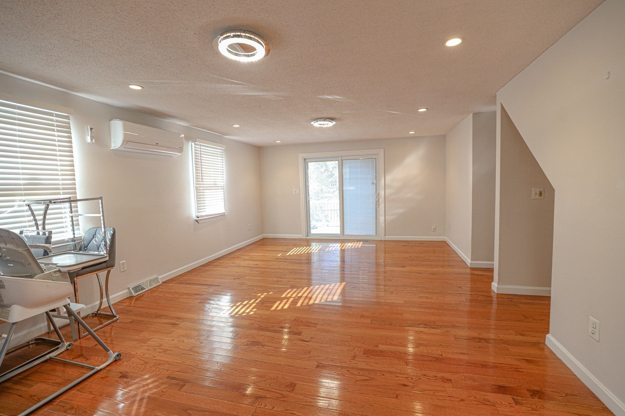 43 Duren Ave, Lowell, MA Photo #9
