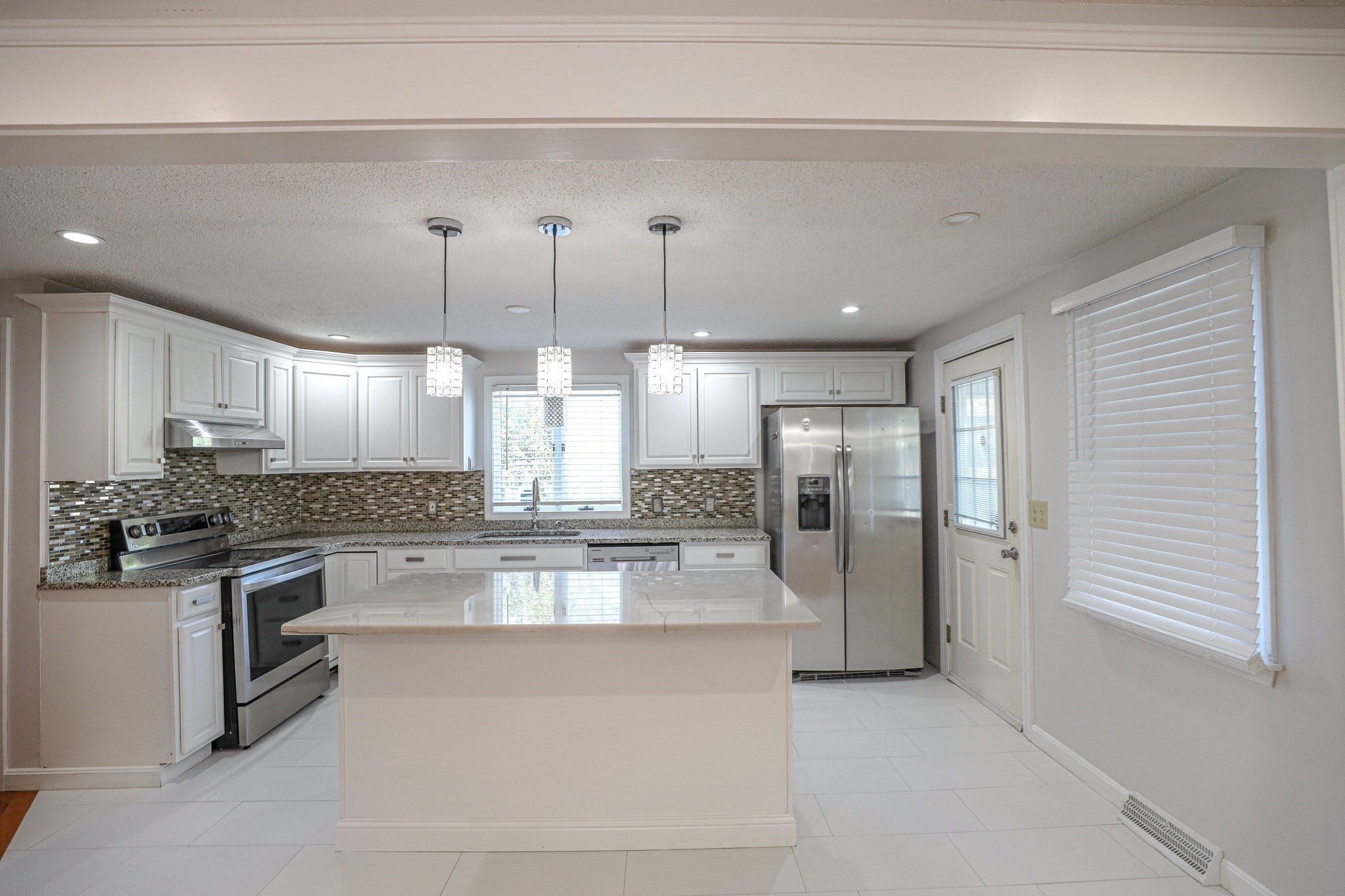 43 Duren Ave, Lowell, MA Photo #6