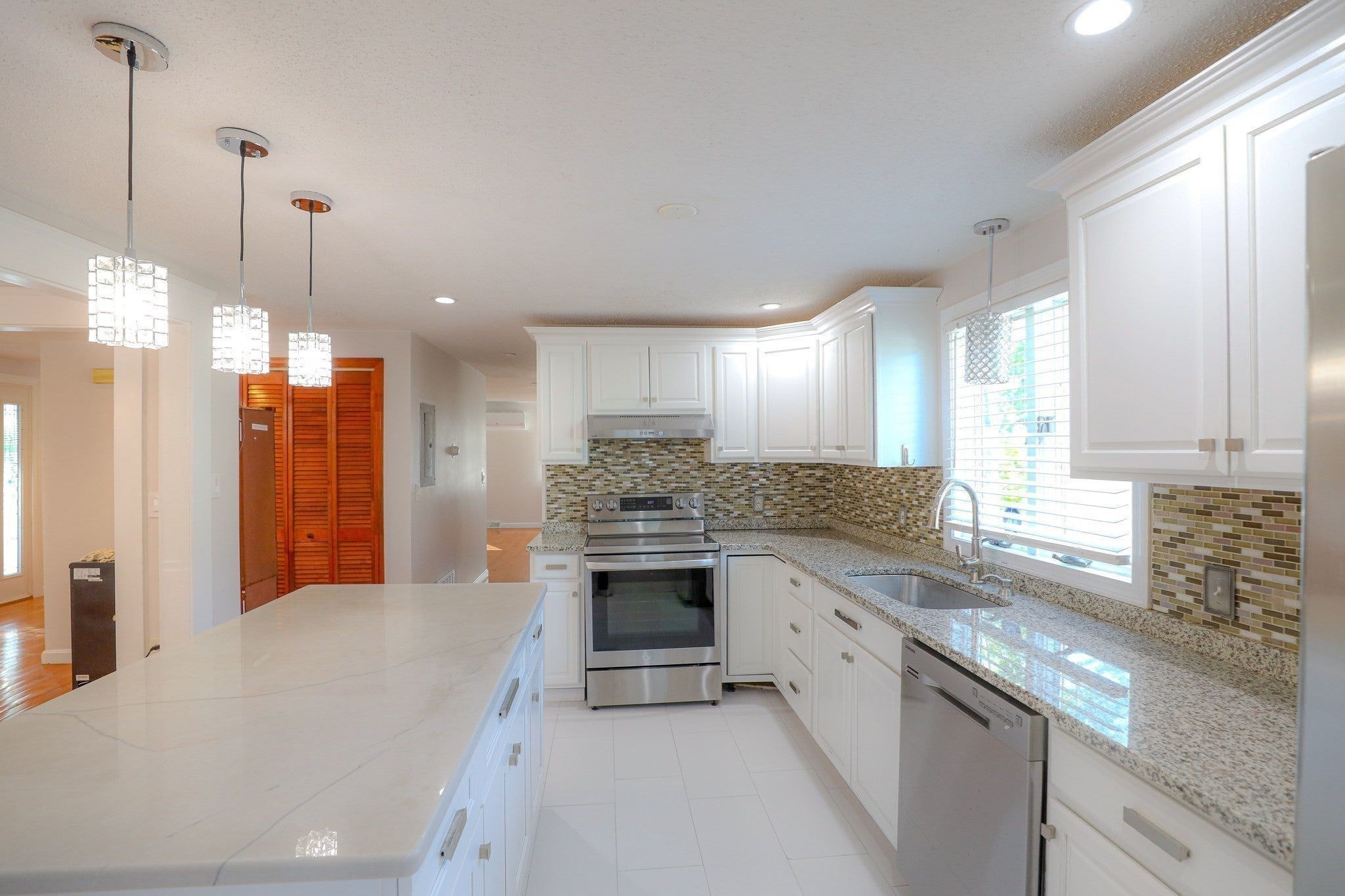 43 Duren Ave, Lowell, MA Photo #13