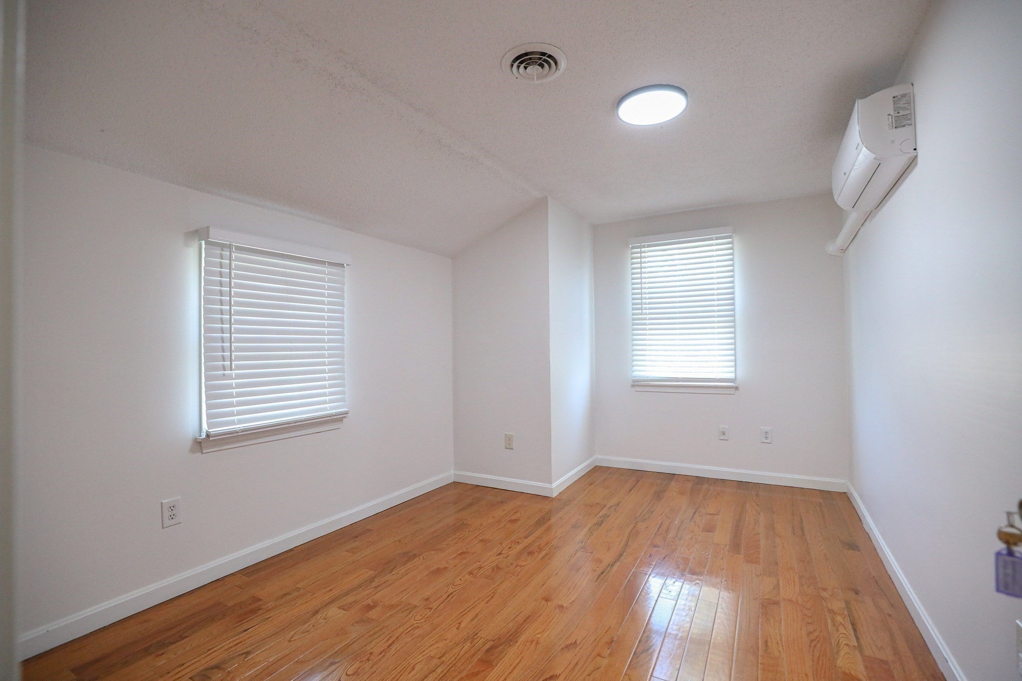 43 Duren Ave, Lowell, MA Photo #19