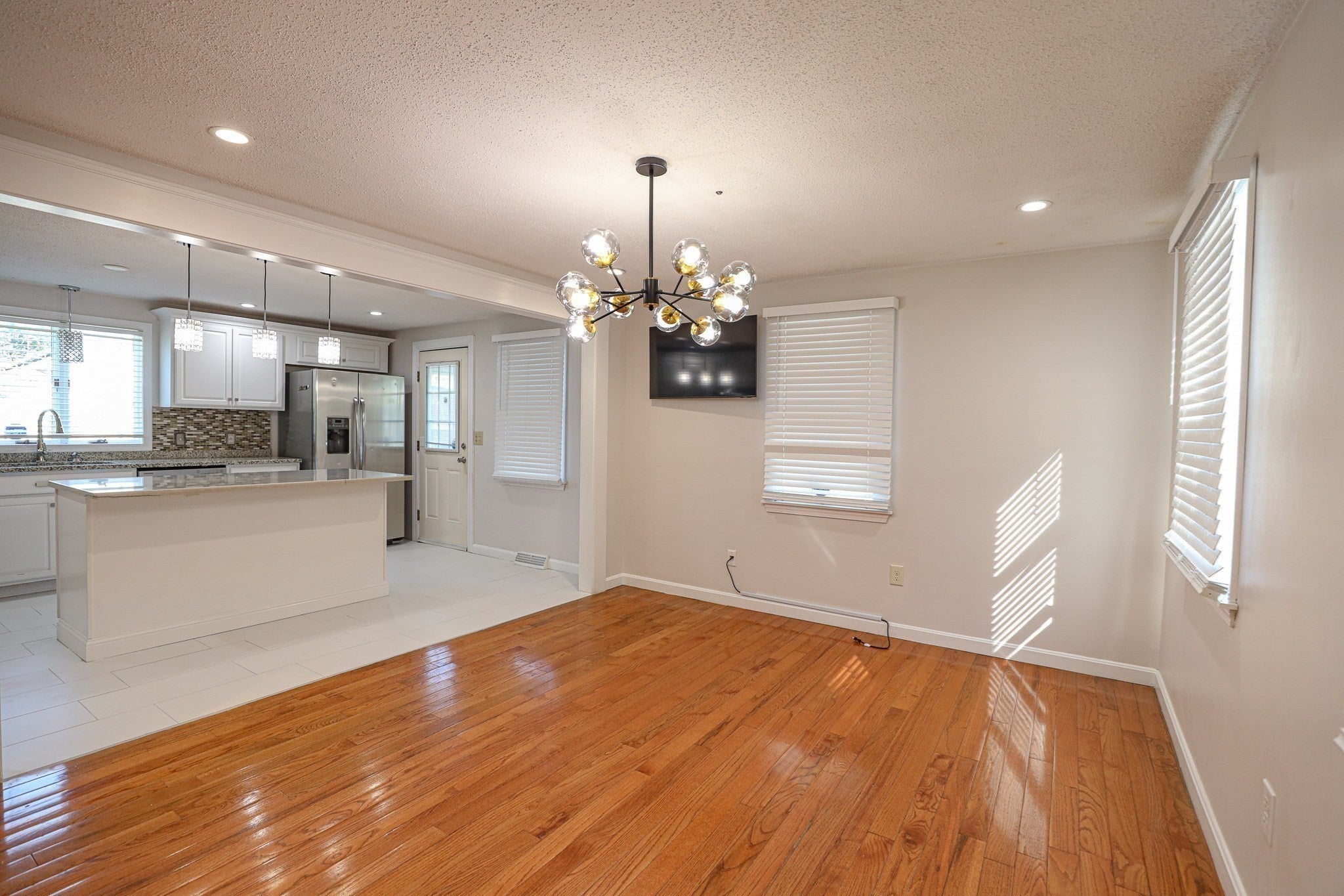 43 Duren Ave, Lowell, MA Photo #10