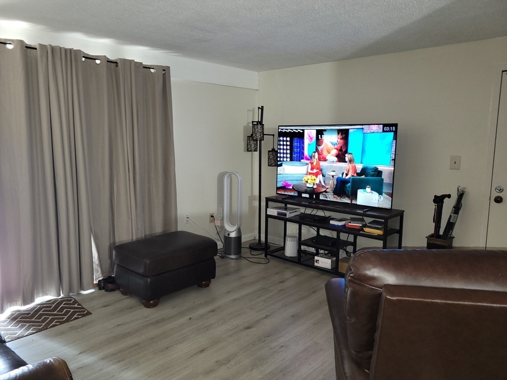 4 Post Oak Lane 15