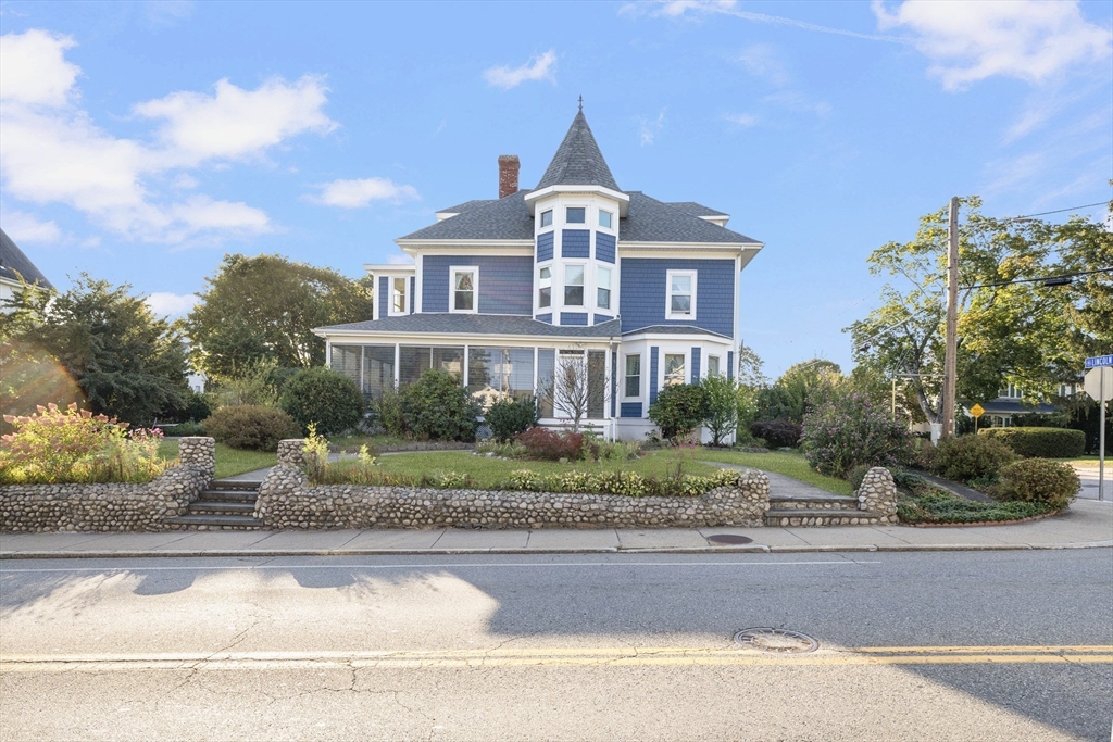 392 North Main
