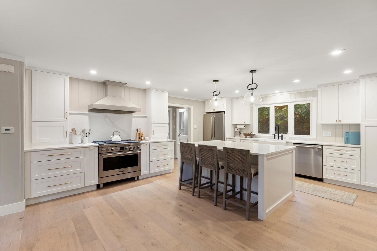 124 Hillside Rd, North Andover, MA, 124 Hillside Rd, North Andover, MA Photo #2