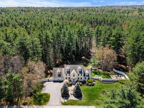 19 Powhatan Rd Pepperell MA 01463