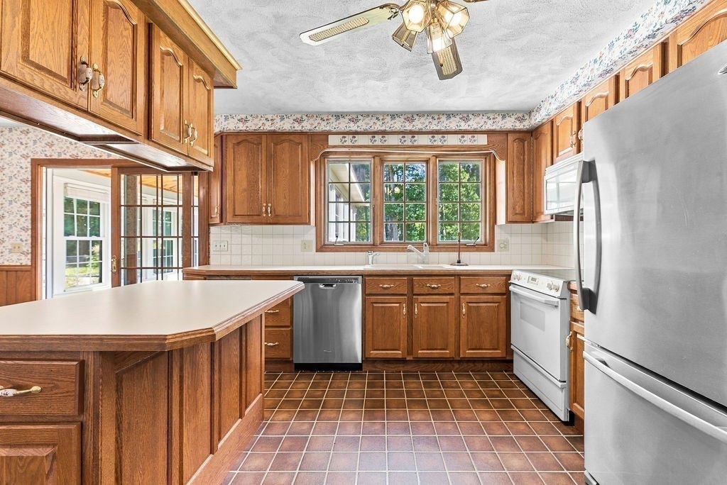 45 Wheeler St, Rehoboth, MA, 45 Wheeler St, Rehoboth, MA Photo #11