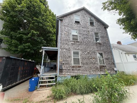 Photo of 19 Swampscott Ave, Peabody, MA 01961 (MLS # 73536005)
