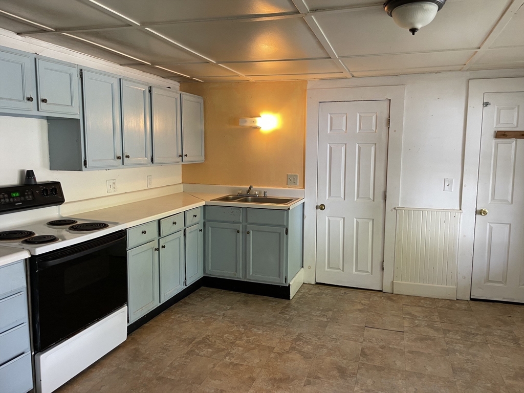 2 Franklin Street, Buckland, MA Photo #9