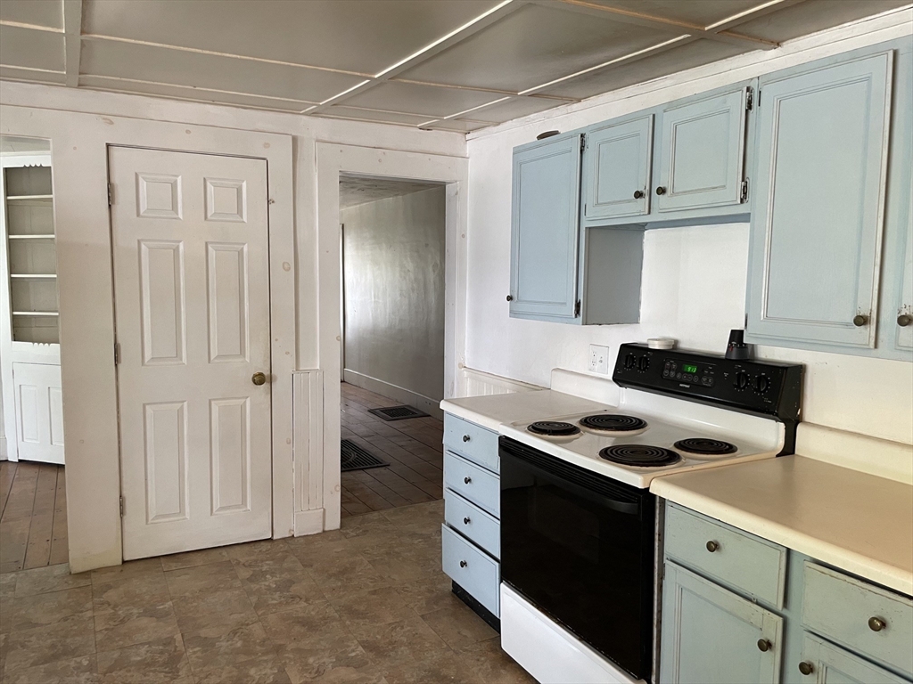 2 Franklin Street, Buckland, MA Photo #11