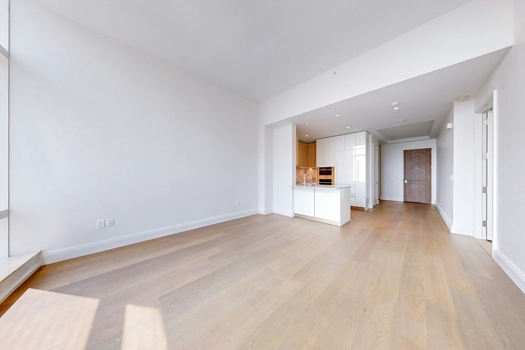 240 Devonshire Street 4911