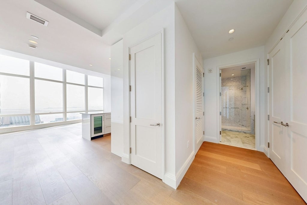 240 Devonshire Street 4911