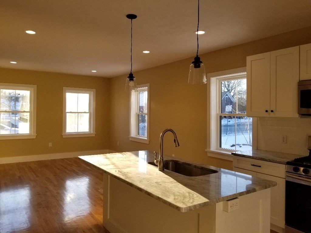 98 Main Street 98