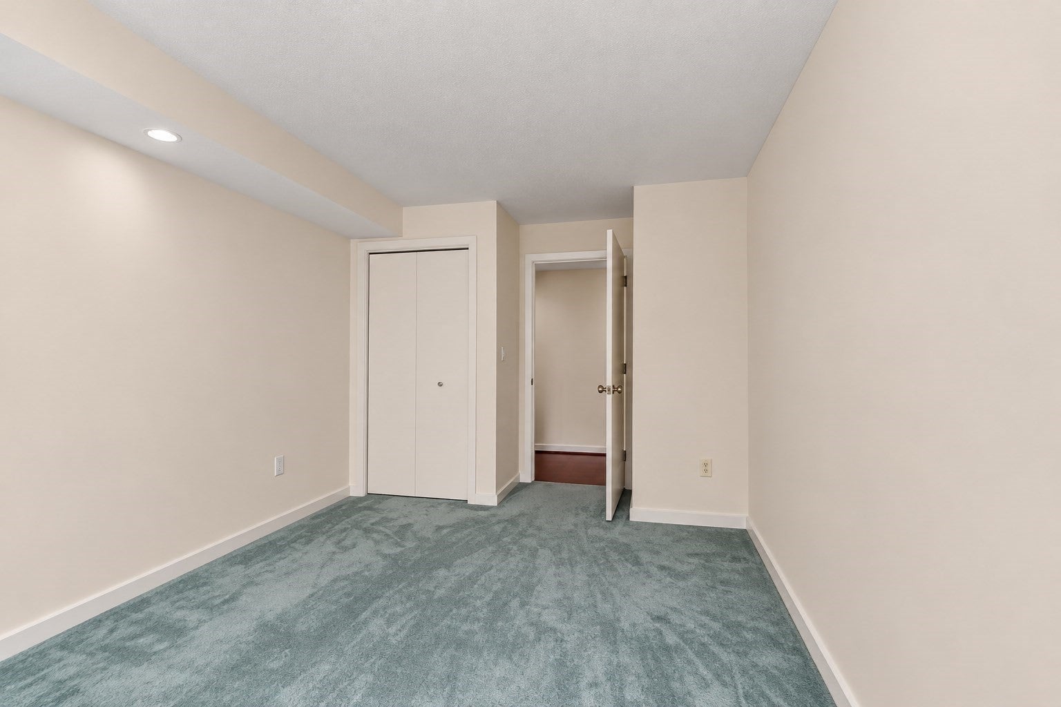 321 Place Ln #321, Woburn, MA Photo #9