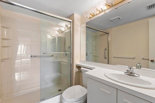 321 Place Ln #321, Woburn, MA Photo #12