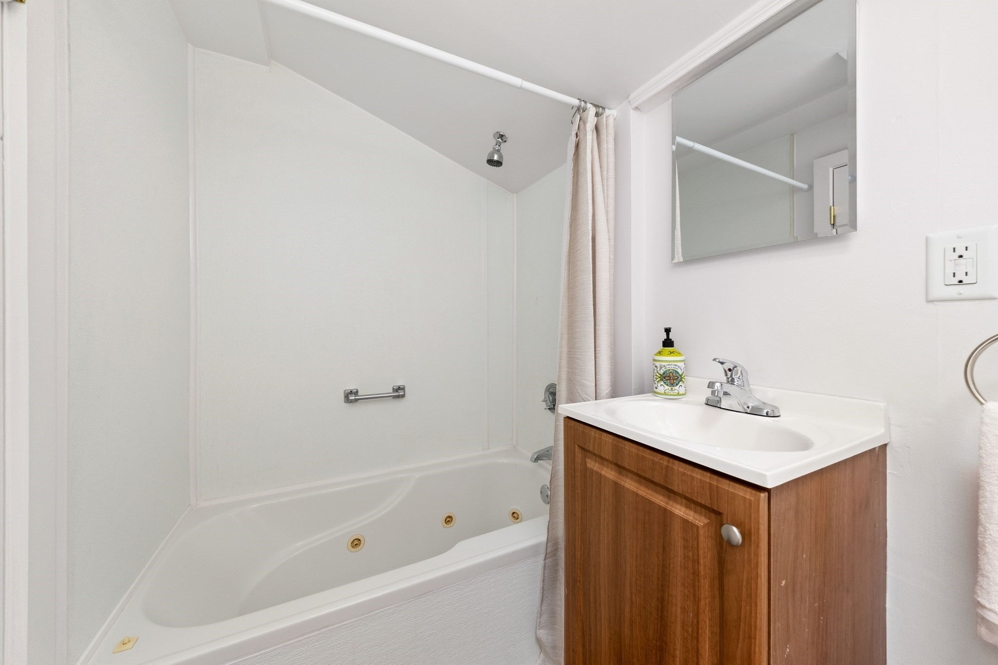 15 Friendship St, Billerica, MA, 15 Friendship St, Billerica, MA Photo #24