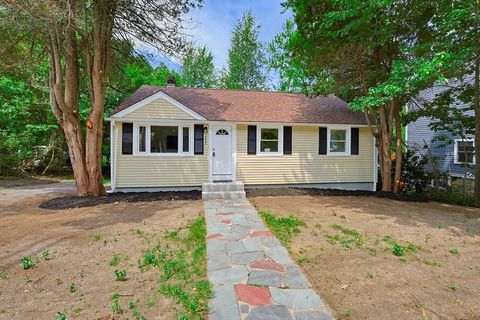 Photo of 1435 Washington St, Braintree, MA 02184 (MLS # 73537966)