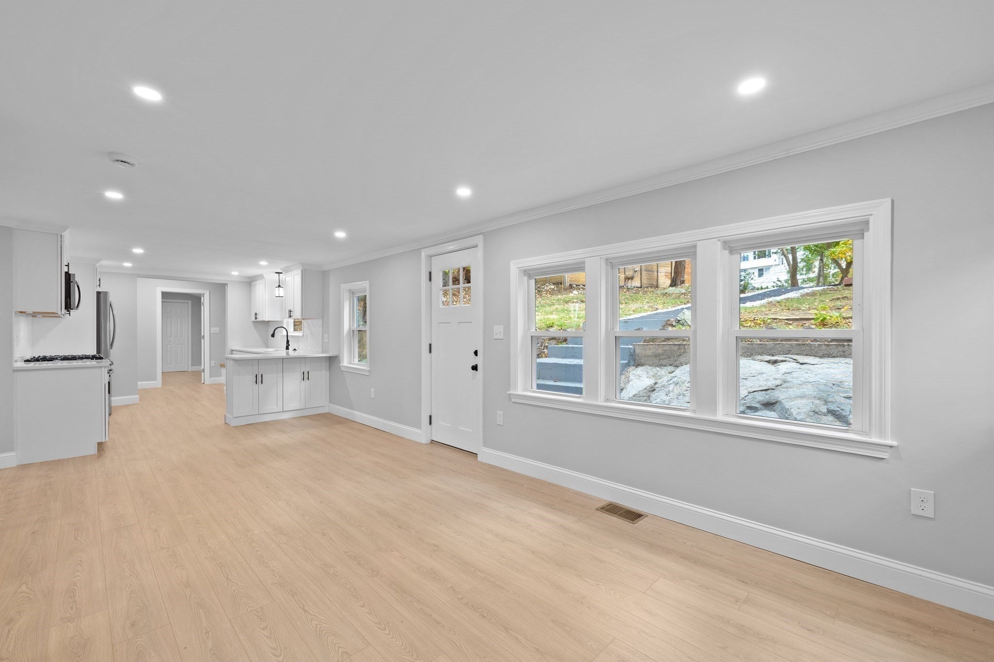 9 Walden Pond Ave, Saugus, MA, 9 Walden Pond Ave, Saugus, MA Photo #16