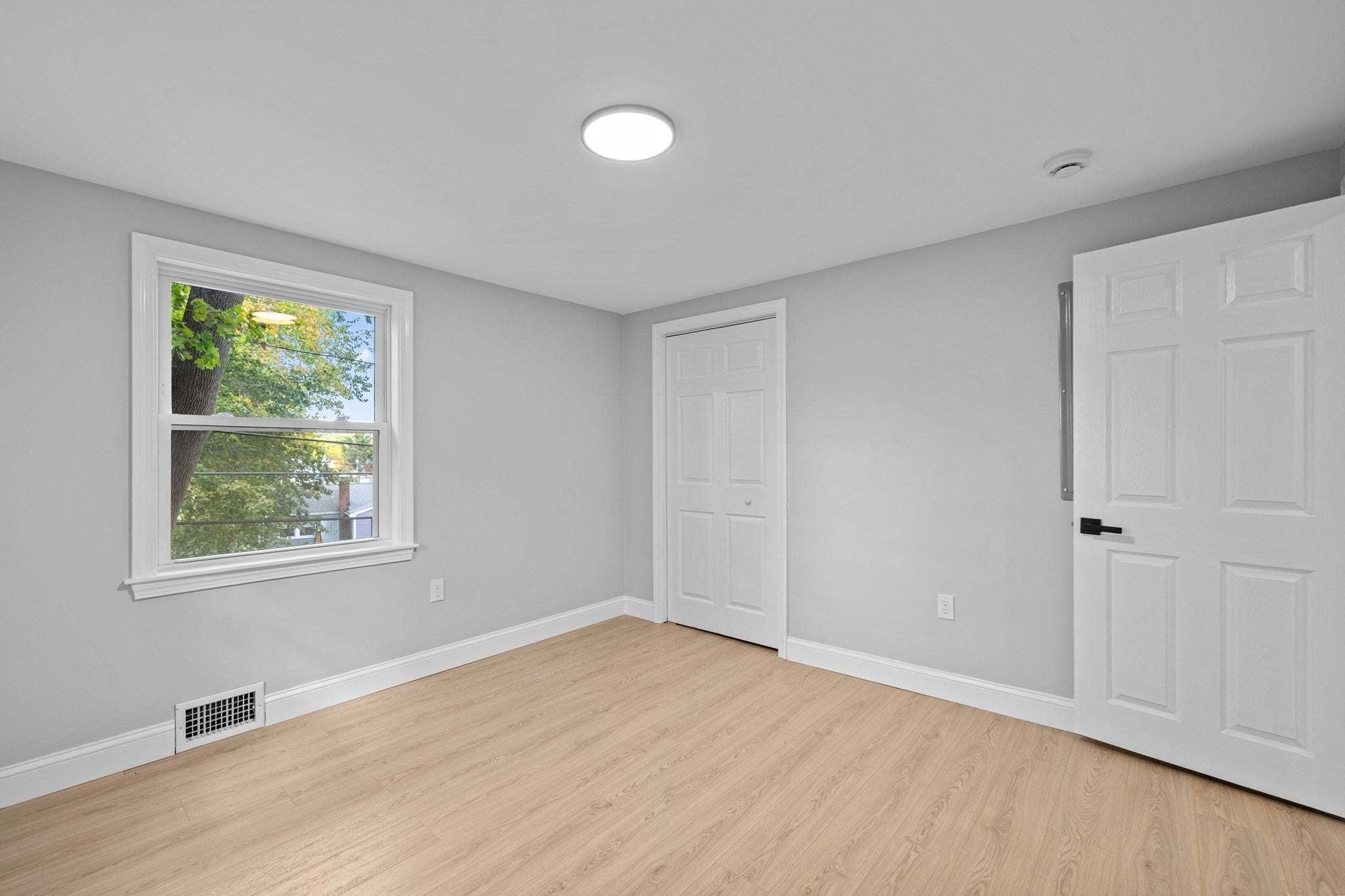 9 Walden Pond Ave, Saugus, MA, 9 Walden Pond Ave, Saugus, MA Photo #24