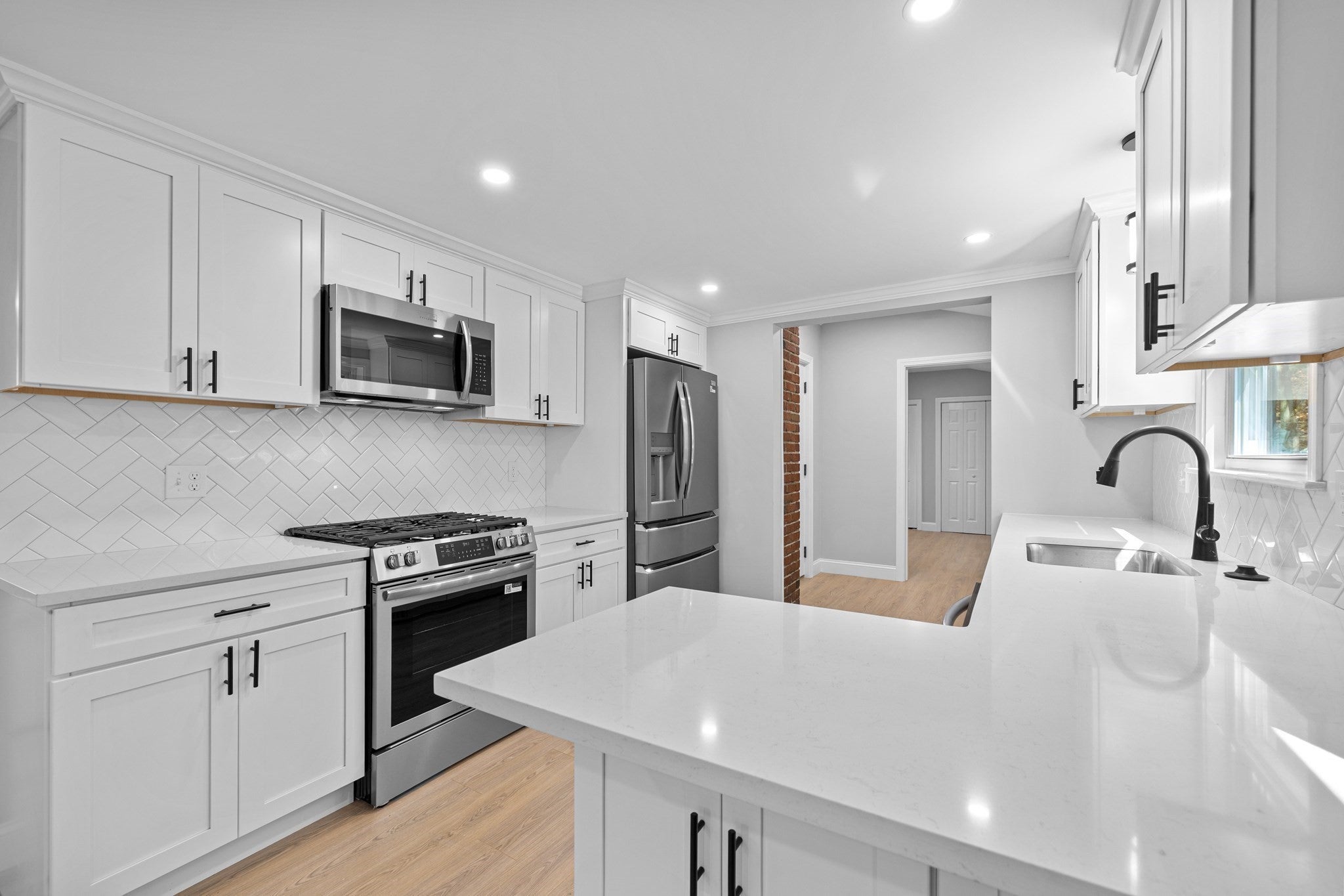 9 Walden Pond Ave, Saugus, MA, 9 Walden Pond Ave, Saugus, MA Photo #10