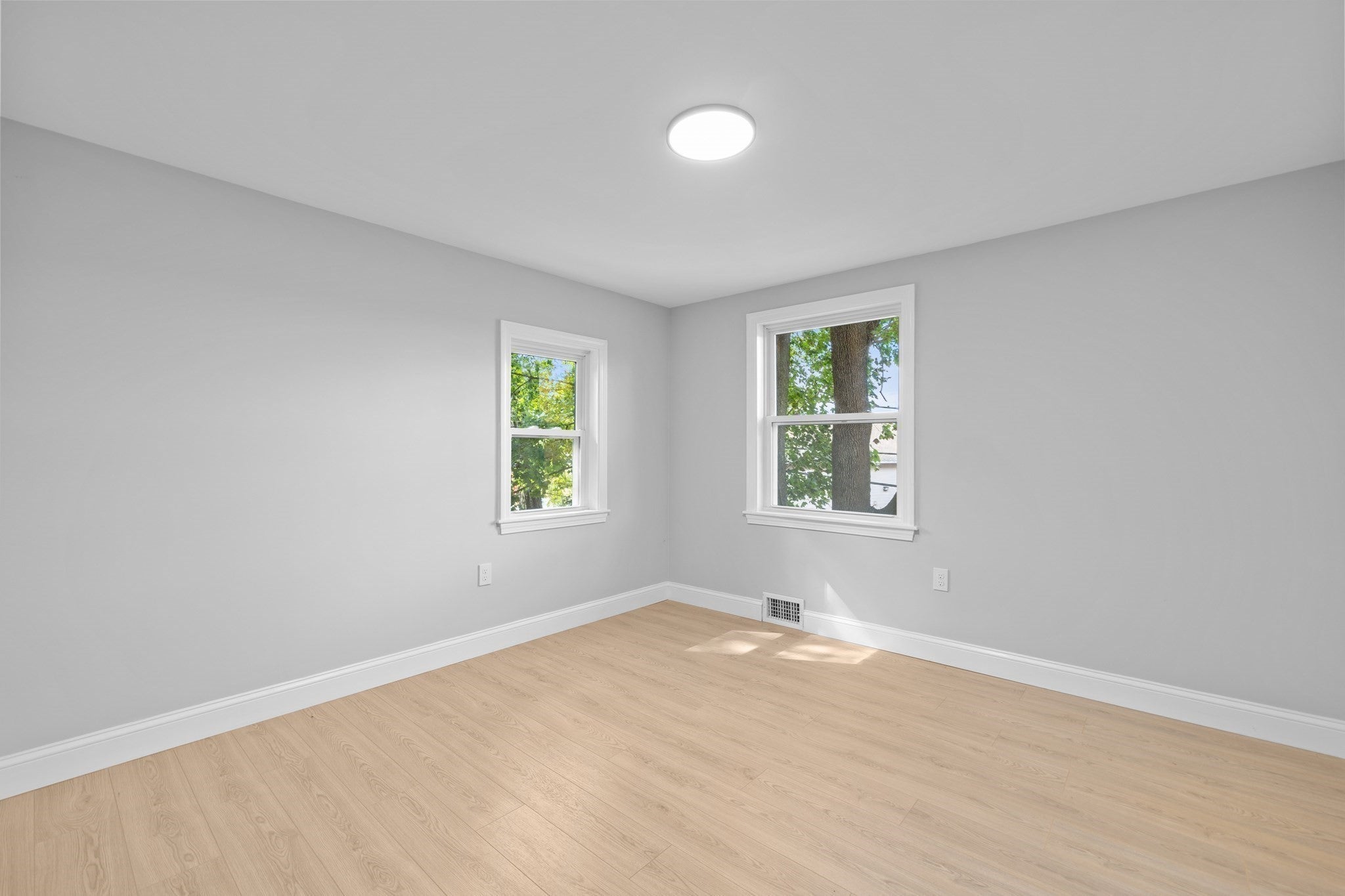 9 Walden Pond Ave, Saugus, MA, 9 Walden Pond Ave, Saugus, MA Photo #23
