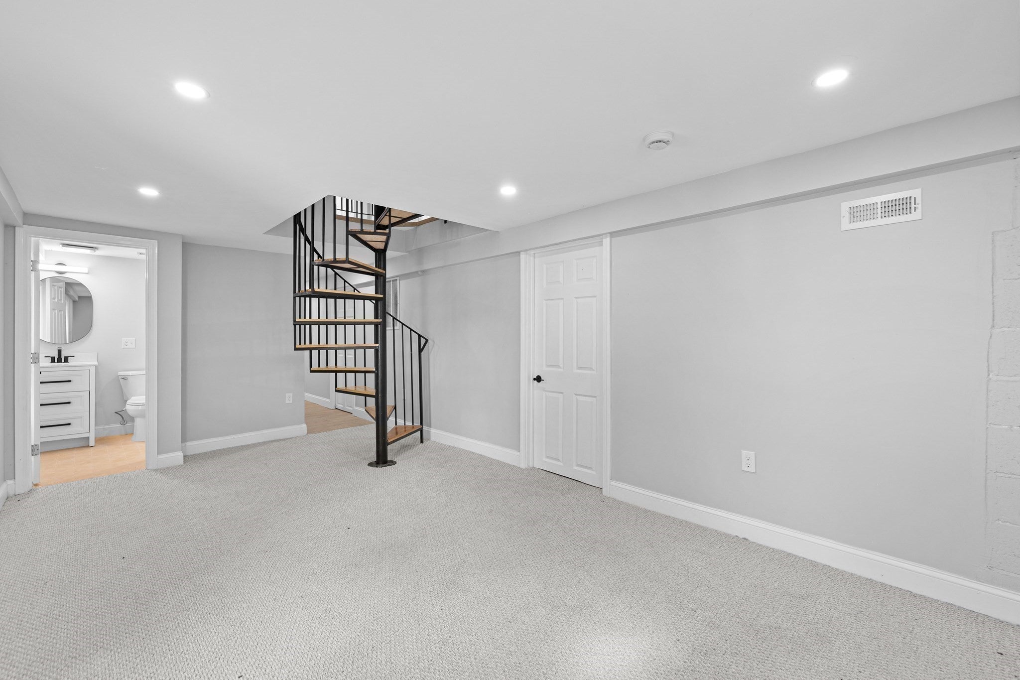 9 Walden Pond Ave, Saugus, MA, 9 Walden Pond Ave, Saugus, MA Photo #29