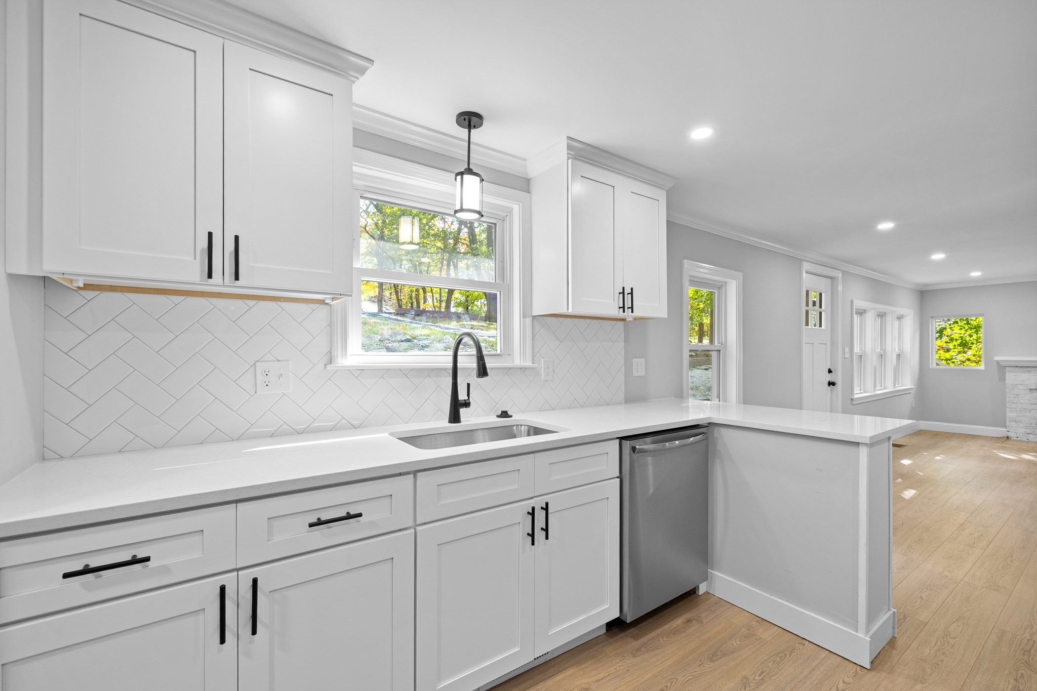 9 Walden Pond Ave, Saugus, MA, 9 Walden Pond Ave, Saugus, MA Photo #8