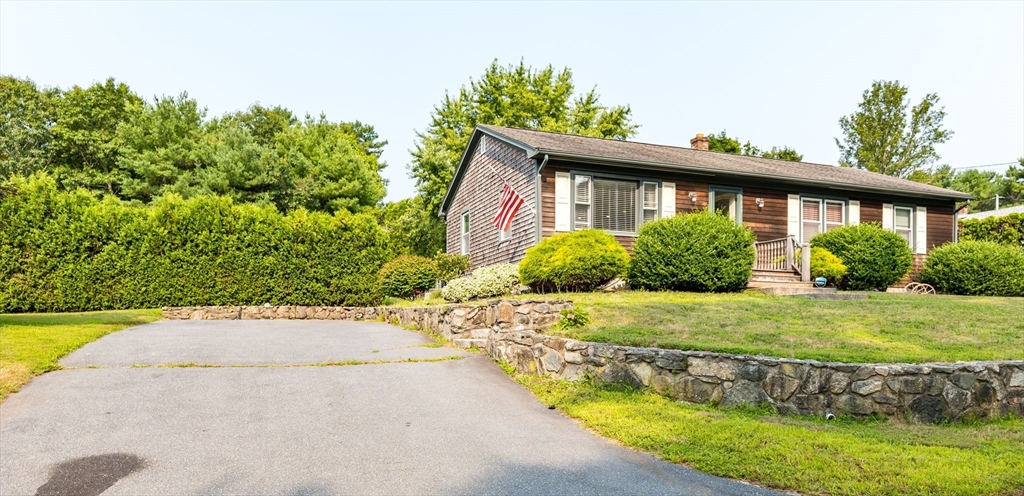 649 Middle Rd