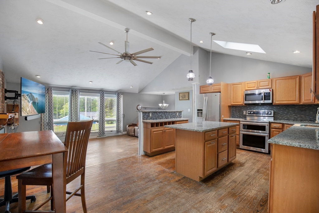 30 Fresh Pond Cir