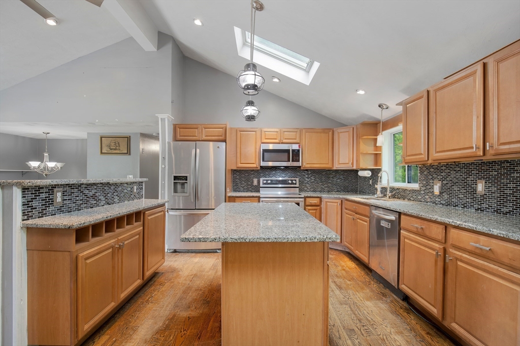 30 Fresh Pond Cir
