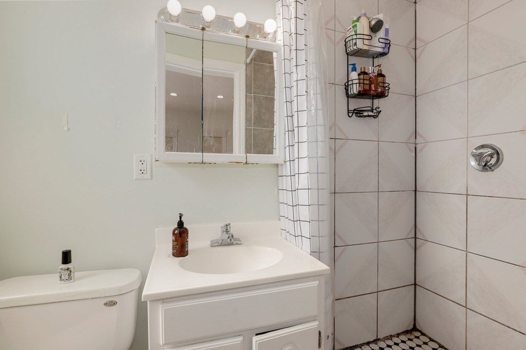 62 Algonquin Rd #1, Newton, MA, 62 Algonquin Rd #1, Newton, MA Photo #19