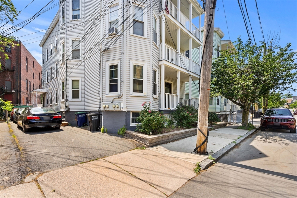 10 Stickney Ave