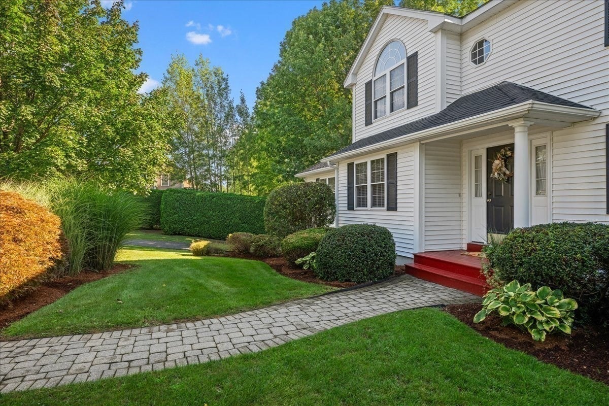 2 Gwen Dr, Auburn, MA, 2 Gwen Dr, Auburn, MA Photo #4