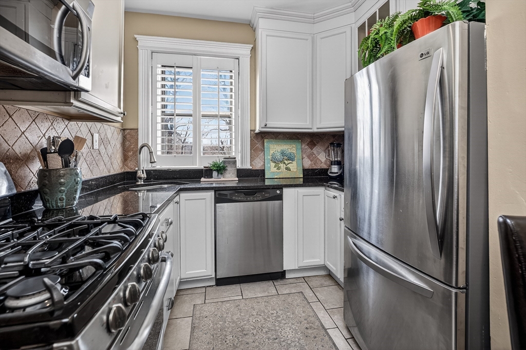 60 Charlesgate E 106