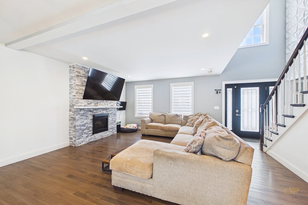 65 Armsby St