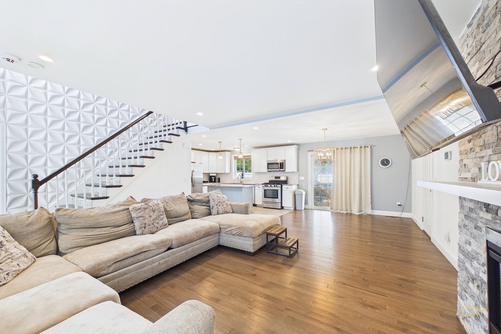 65 Armsby St